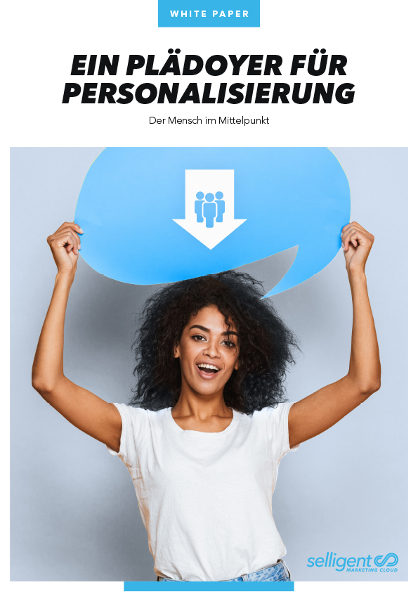 Thumbnail eines Dokuments mit dem Titel „Ein Plädoyer für Personalisierung: Der Mensch im Mittelpunkt" mit dem Bild einer Frau in einem weißen T-Shirt, die ein blau-weißes Bild nach oben halt.